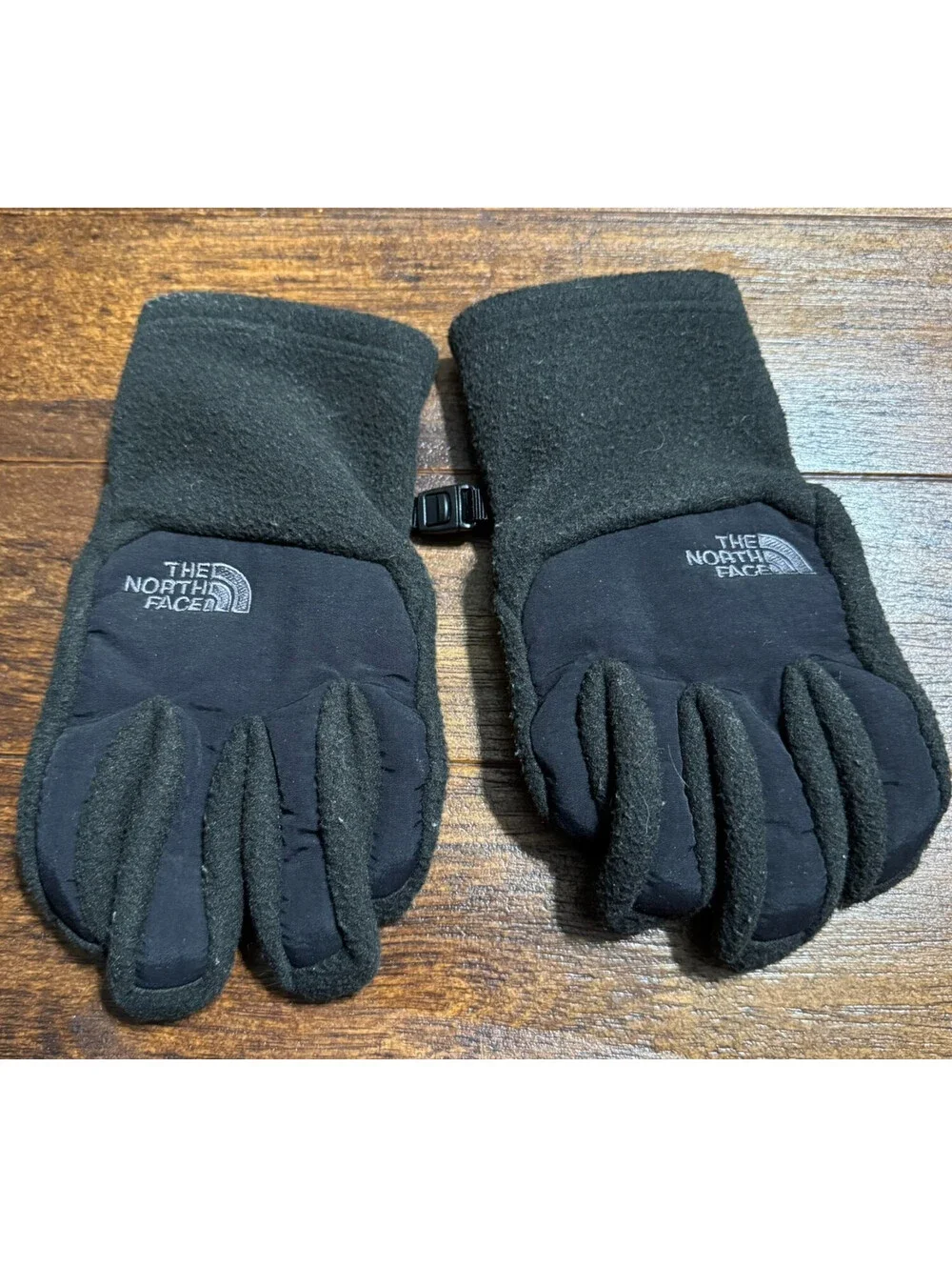 The North Face Youth Medium Black Denali Etip Fleece Winter Gloves Boys Girls